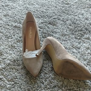 Pointed toe pumps that have only been worn twice